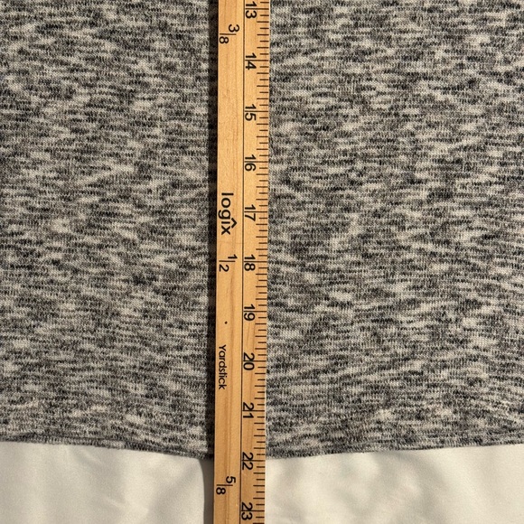 Women's Black and White Top - Picture 6 of 8